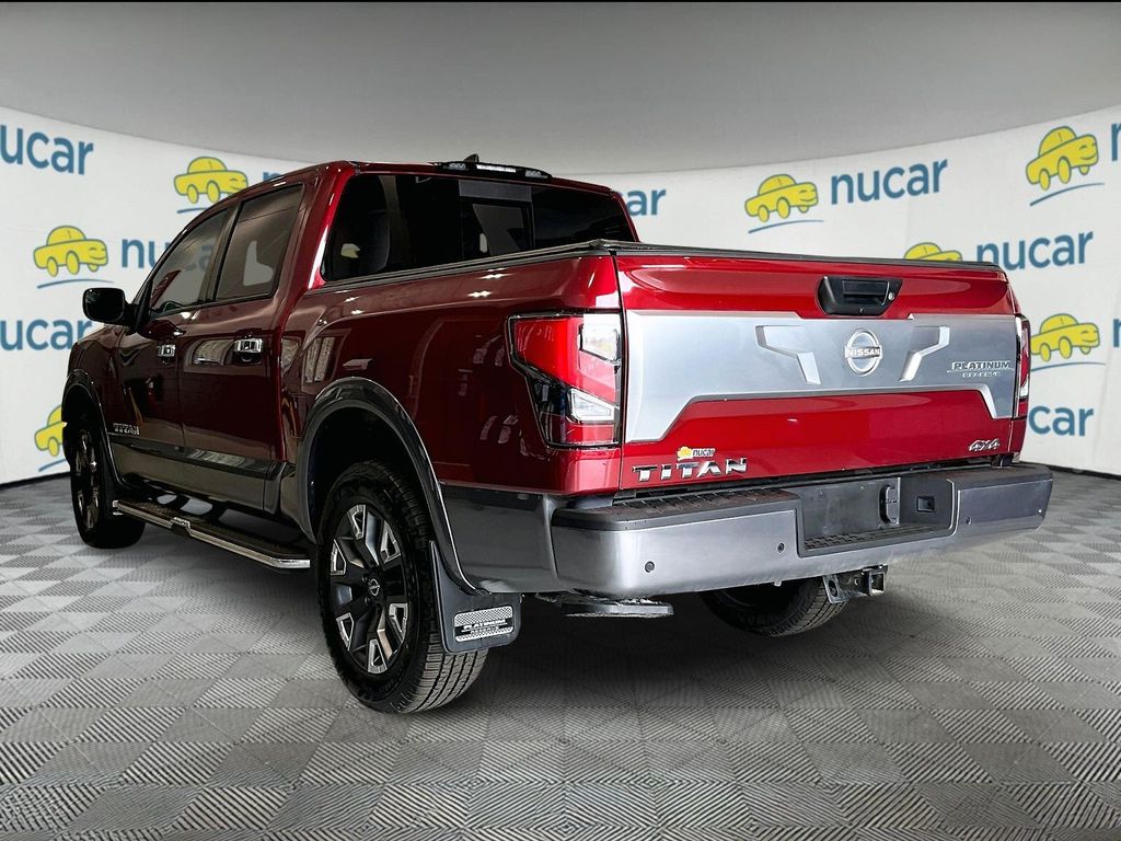 2024 Nissan Titan — photo 4