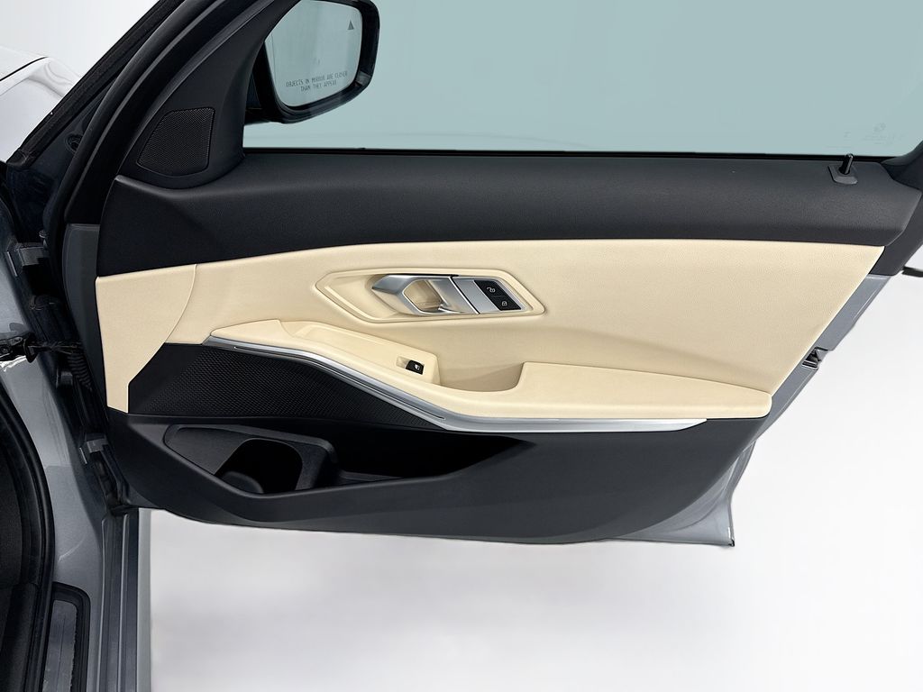 Thumbnail: 2023 BMW 3 Series - 24