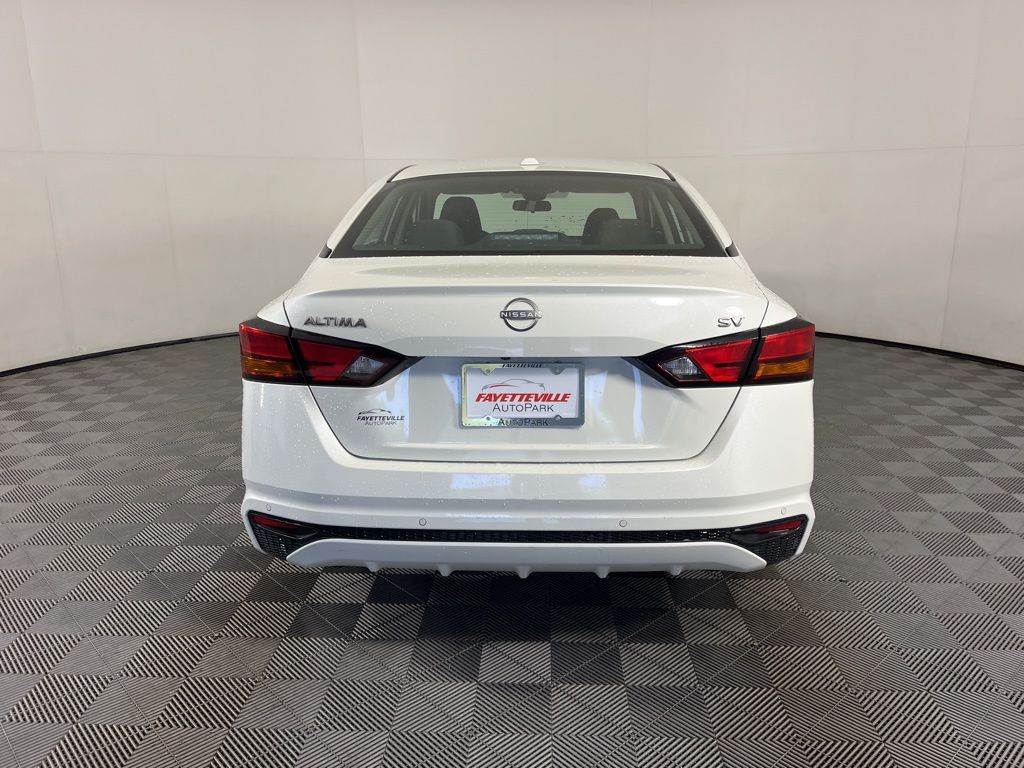 2023 Nissan Altima SV 4