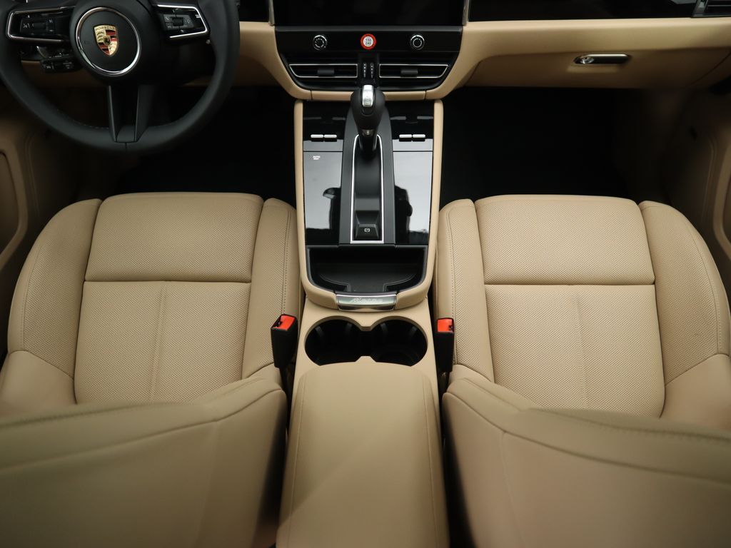 Thumbnail: 2025 Porsche Macan - 20
