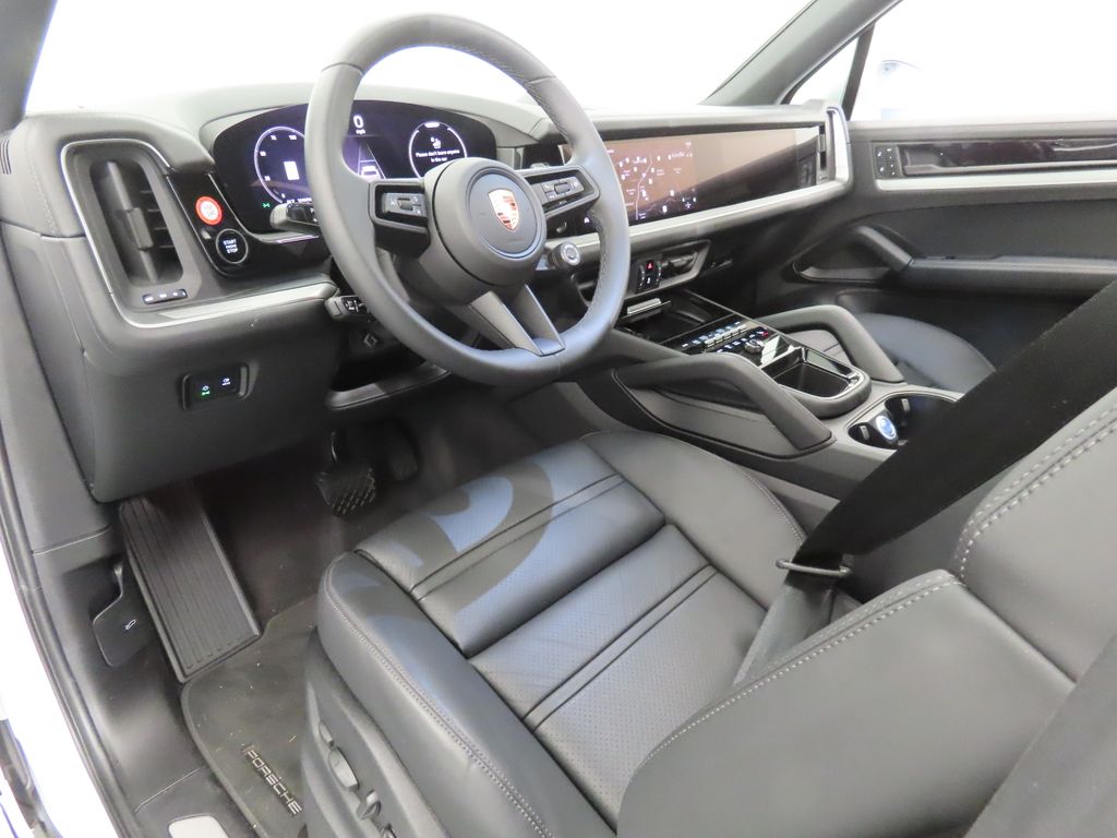 Thumbnail: 2025 Porsche Cayenne - 4