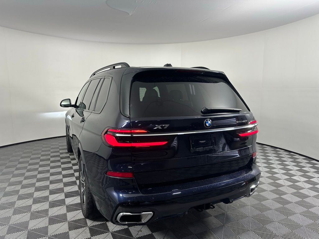 Thumbnail: 2023 BMW X7 - 7
