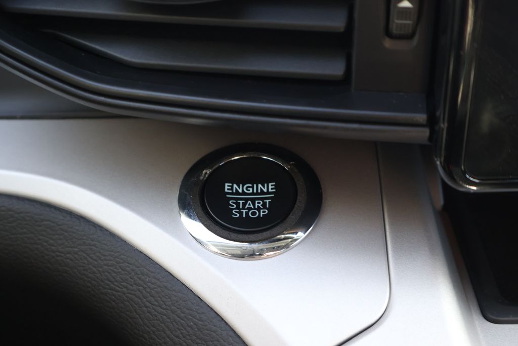 Thumbnail: 2023 Ford Explorer - 25