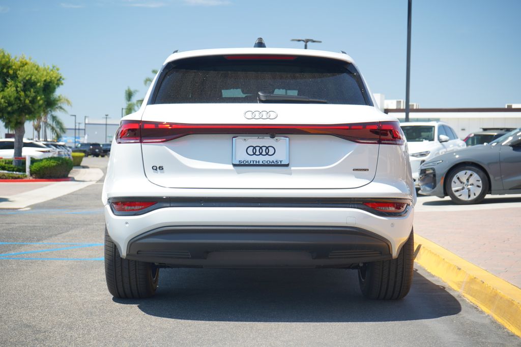 Thumbnail: 2025 Audi Q6 e-tron - 4