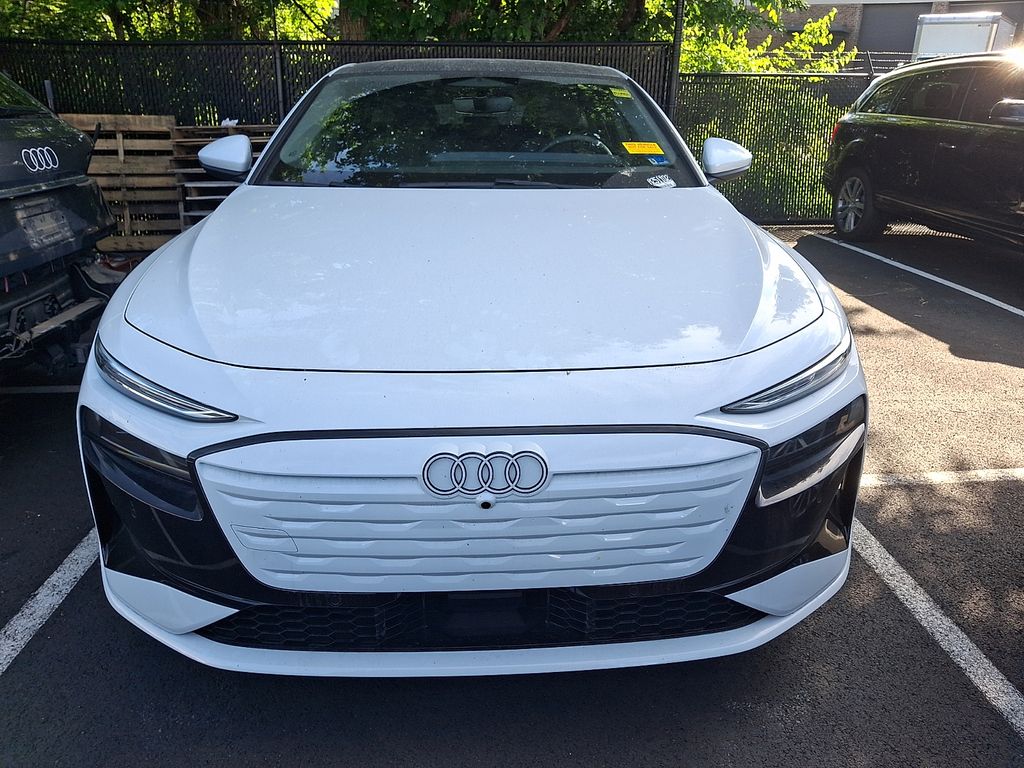 Thumbnail: 2025 Audi e-tron S - 2