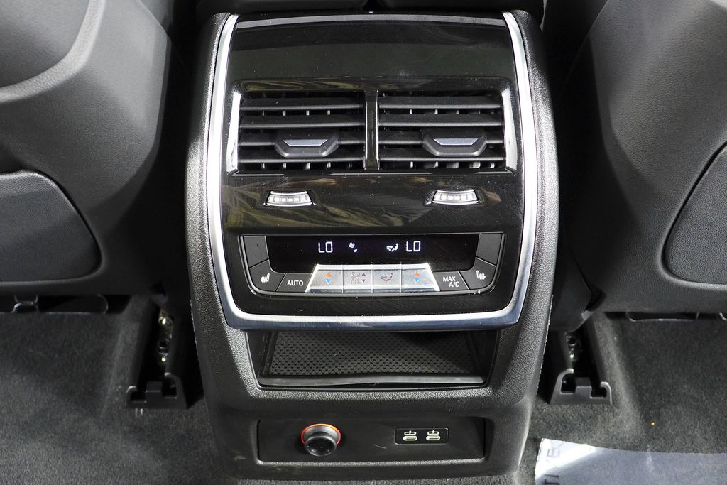 Thumbnail: 2025 BMW X7 - 19