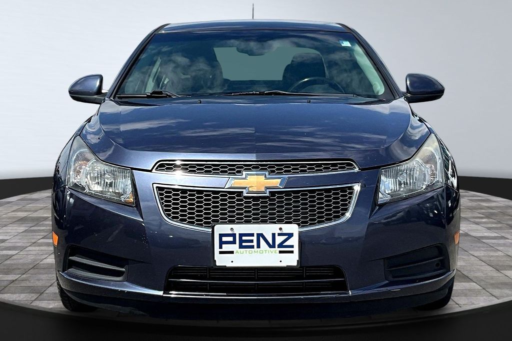 Used 2014 Chevrolet Cruze 1LT with VIN 1G1PC5SB9E7427735 for sale in Rochester, Minnesota