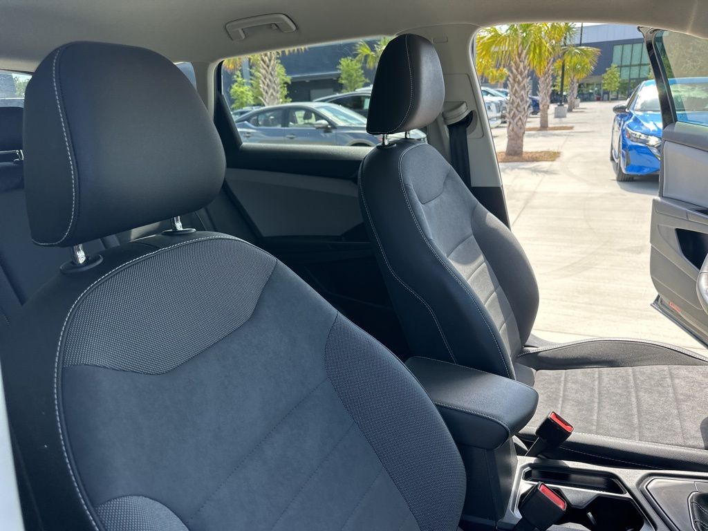 2022 Deep Black Pearl Volkswagen Taos 1.5T SE FWD SUV