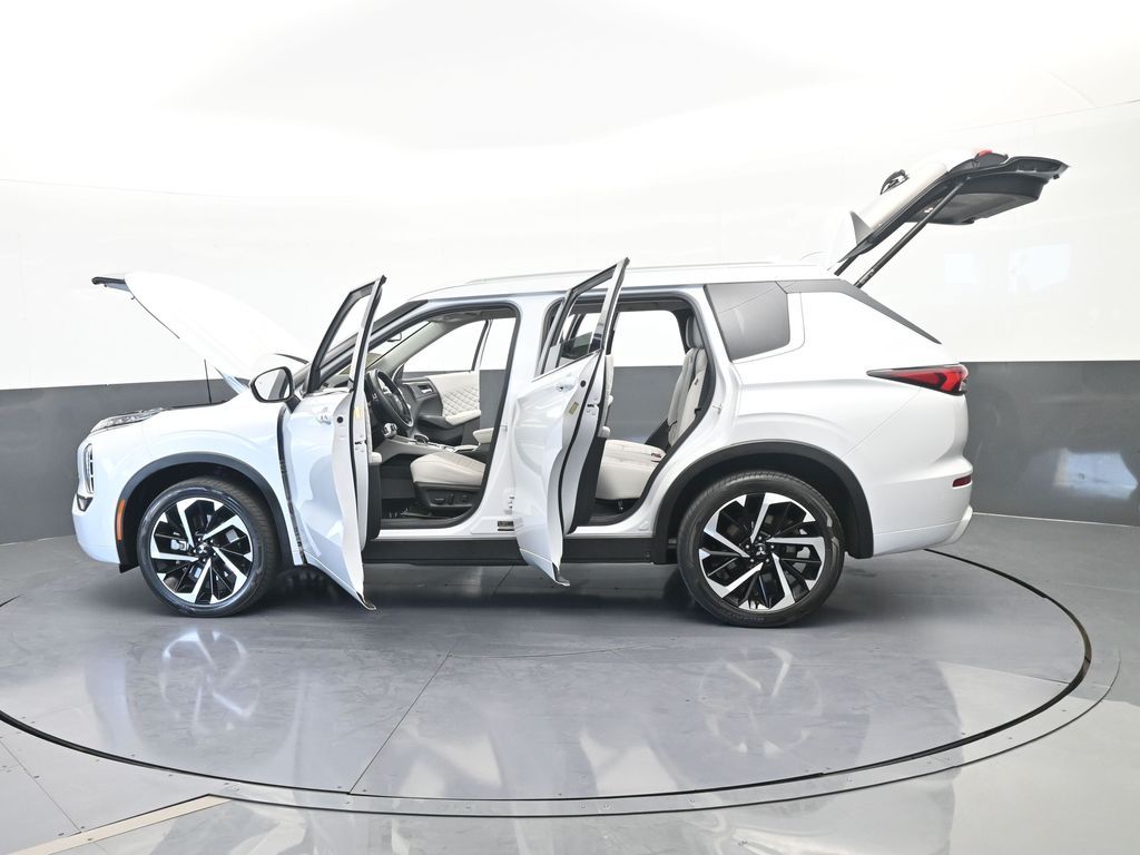 Used 2022 White Diamond Mitsubishi SEL image 73