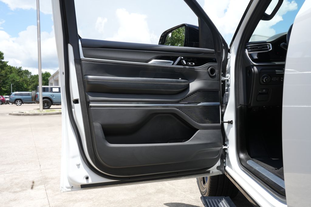 2024 Jeep Grand Wagoneer L Series II White/off-white at Victoria Chrysler Dodge Jeep Ram