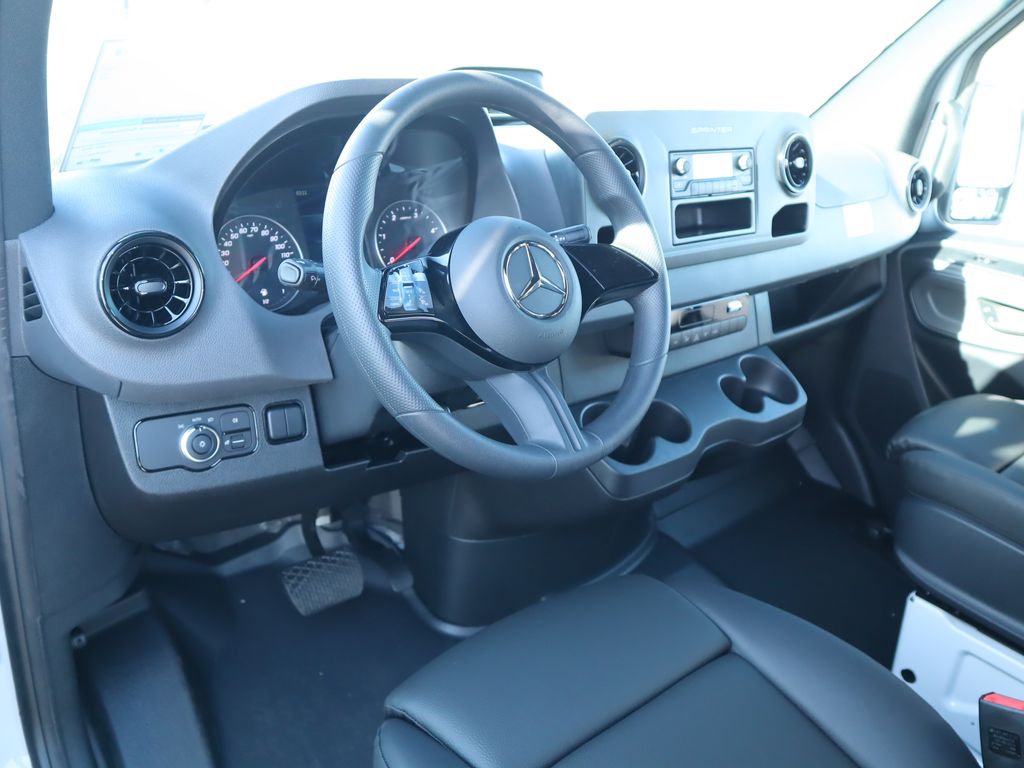 2025 Mercedes-Benz Sprinter 2500 9