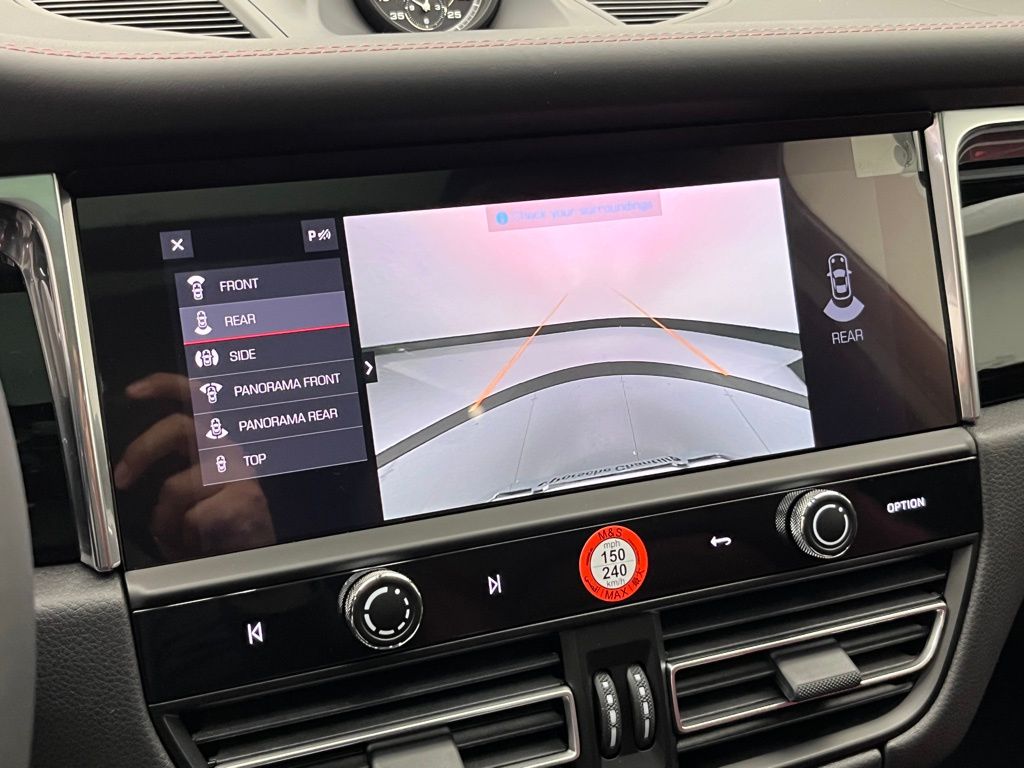Thumbnail: 2026 Porsche Macan - 17