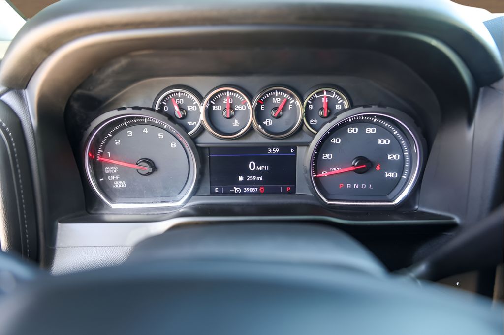 Used 2020 Silver Chevrolet LT image 12