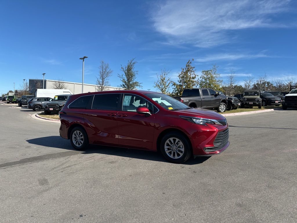 Used Car 2025 Toyota Sienna  Le For Sale Under $40,000 In Austin, Texas