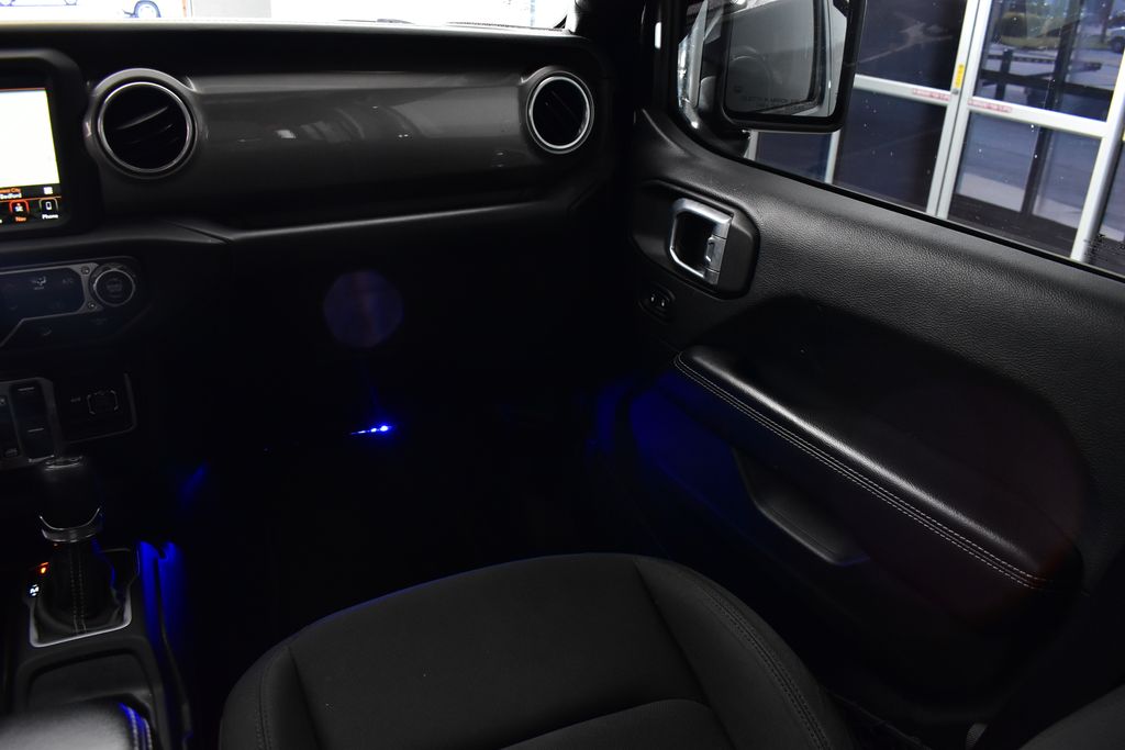 Thumbnail: 2018 Jeep Wrangler - 23