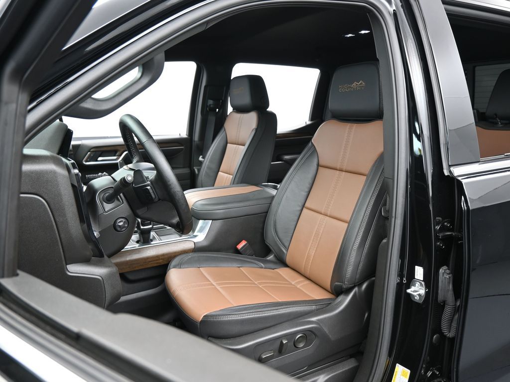 Used 2025 Black Chevrolet High Country image 10