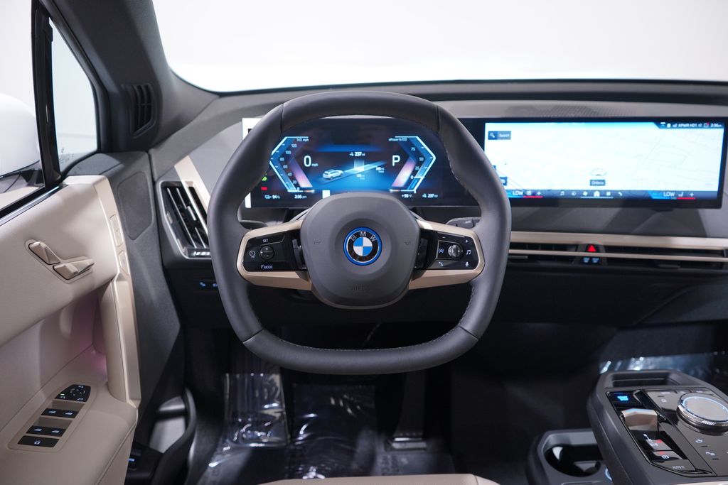 2025 BMW iX xDrive50 11