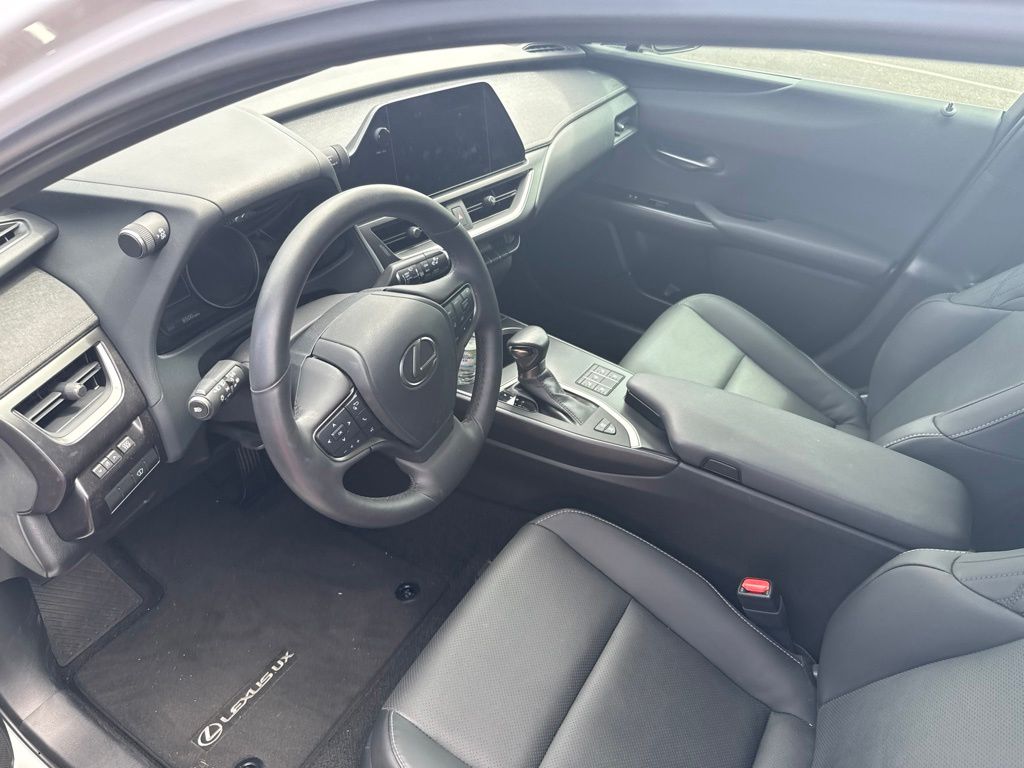 Thumbnail: 2024 Lexus UX - 5