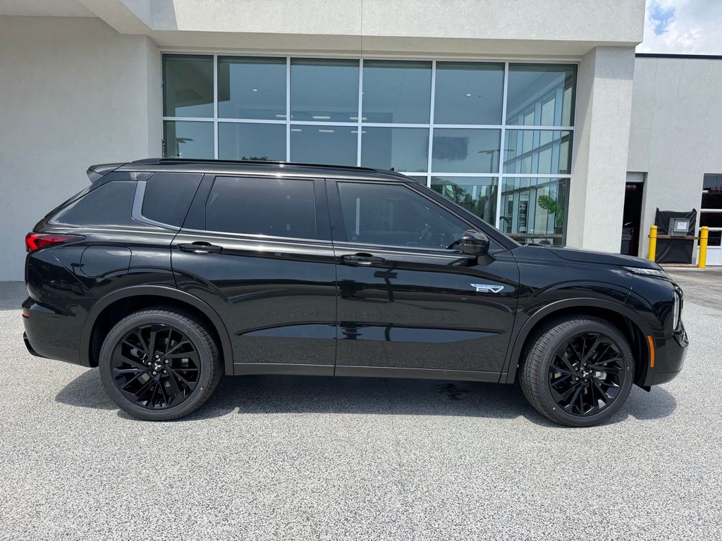 2025 Mitsubishi Outlander PHEV SEL photo 8