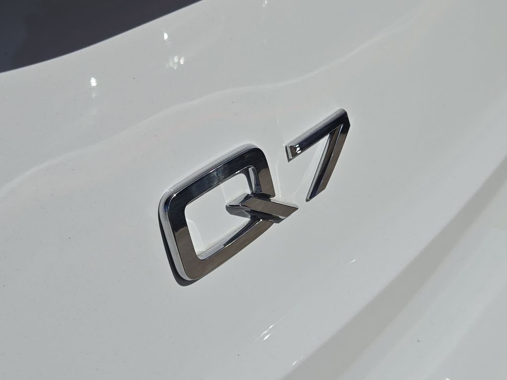 used 2023 Audi Q7 car, priced at $48,164