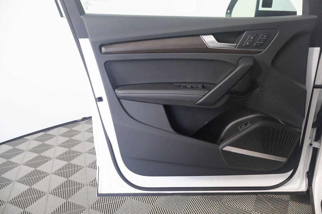 Thumbnail: 2024 Audi Q5 - 12