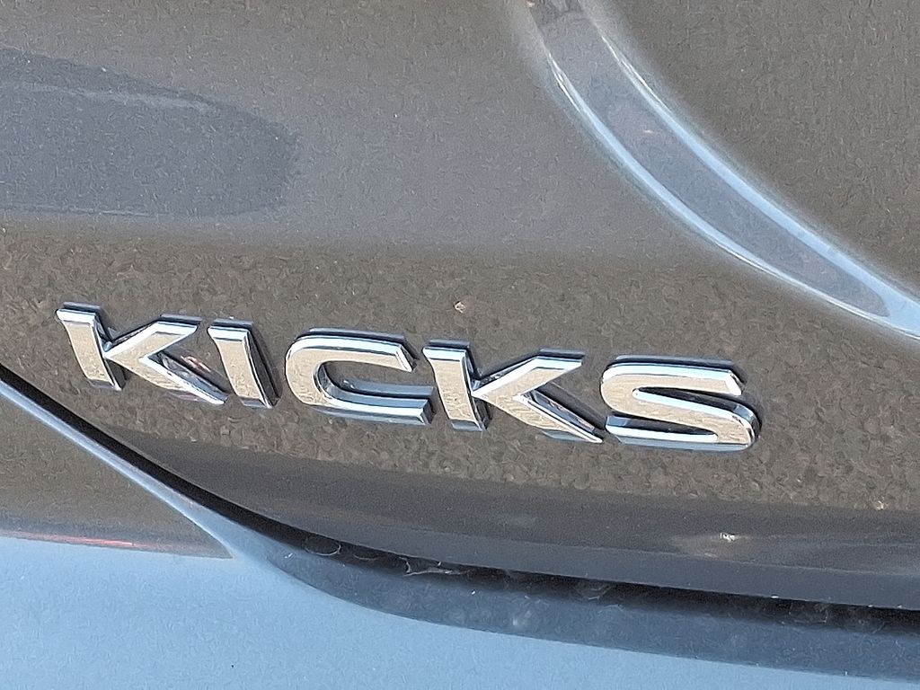 2025 Nissan Kicks S 5