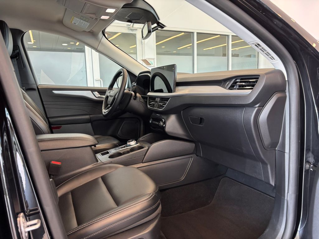 2025 Ford Escape Platinum