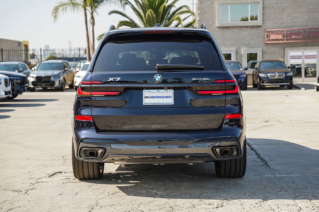 2025 BMW X7 xDrive40i 7