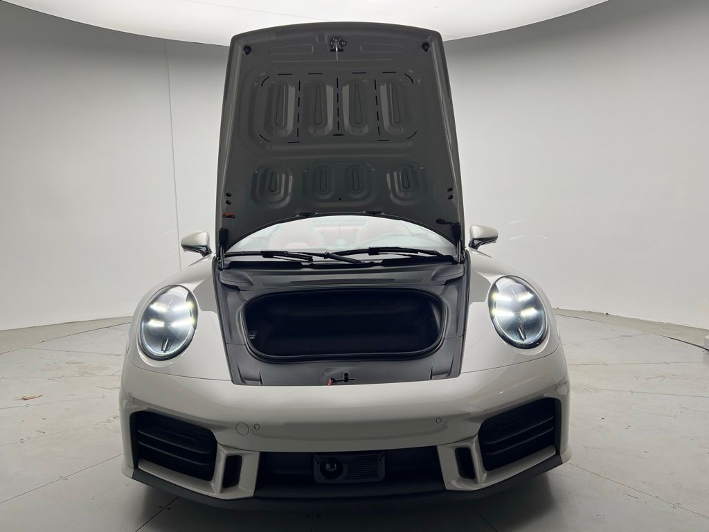 Thumbnail: 2025 Porsche 911 - 26