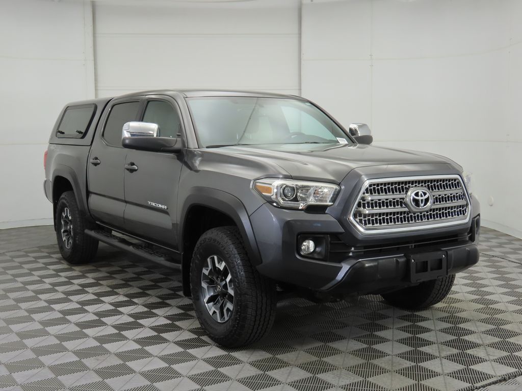 Thumbnail: 2017 Toyota Tacoma - 3