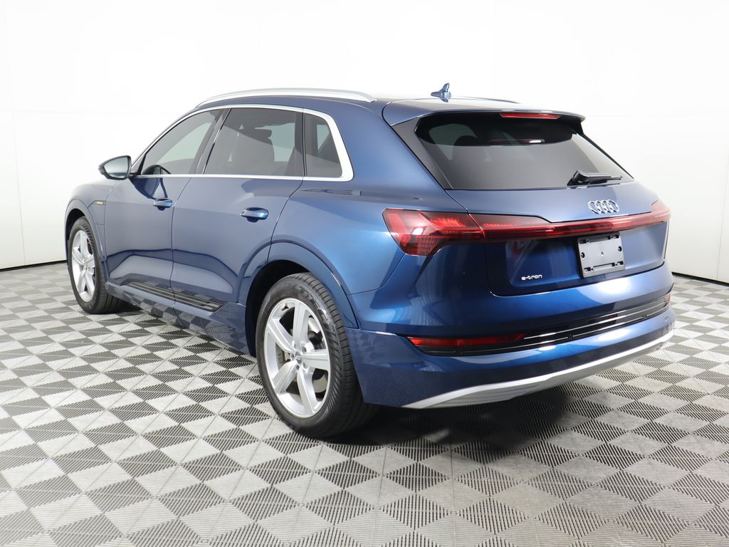 Thumbnail: 2019 Audi e-tron - 7