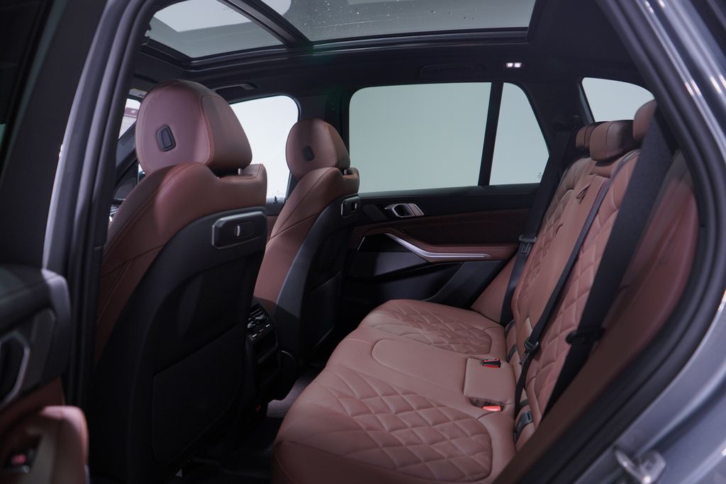 Thumbnail: 2026 BMW X5 - 9