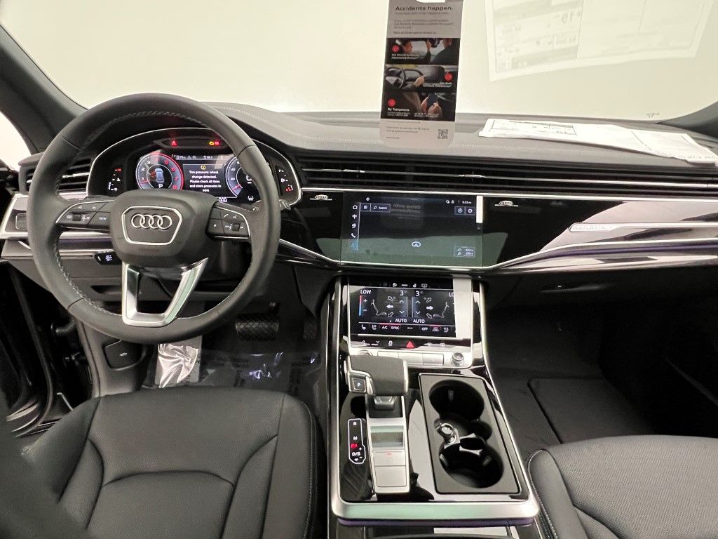 Thumbnail: 2026 Audi Q8 - 18
