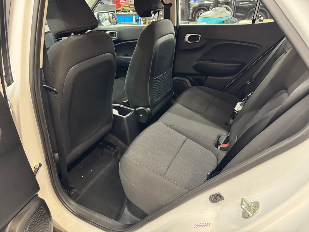 2022 Hyundai Venue SE