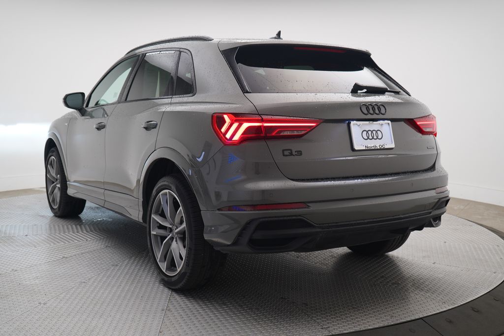 Thumbnail: 2023 Audi Q3 - 3
