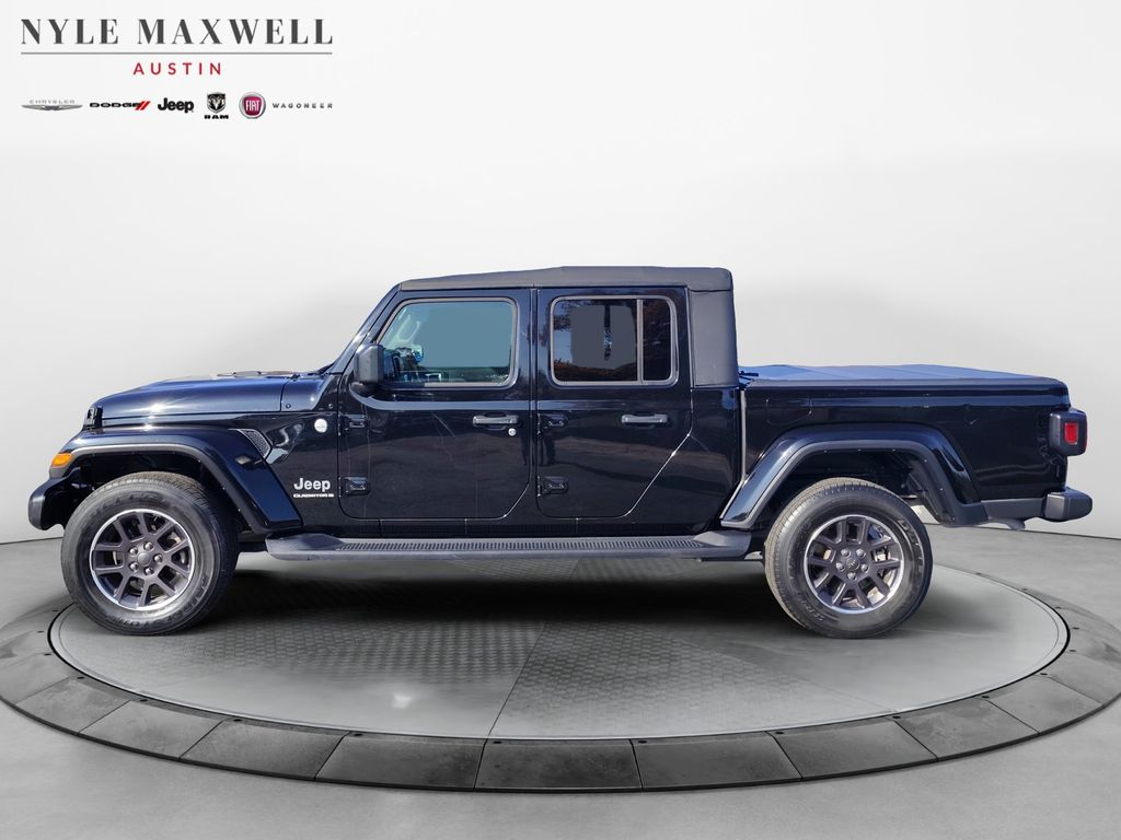 Used Car 2023 Jeep Gladiator  Overland For Sale Under $30,000 In Austin, Texas