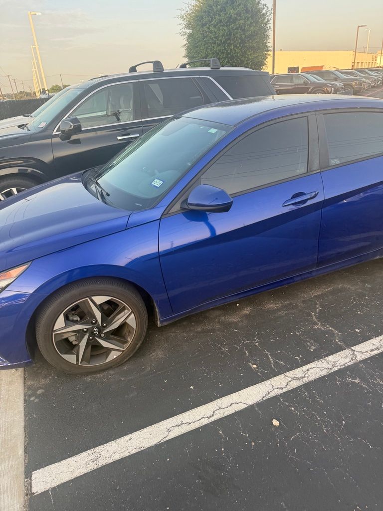 Thumbnail: 2023 Hyundai Elantra - 3