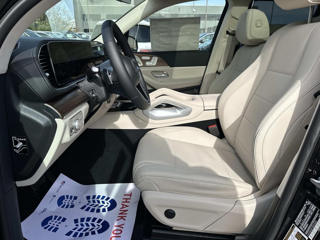 Thumbnail: 2026 Mercedes-Benz GLE - 16