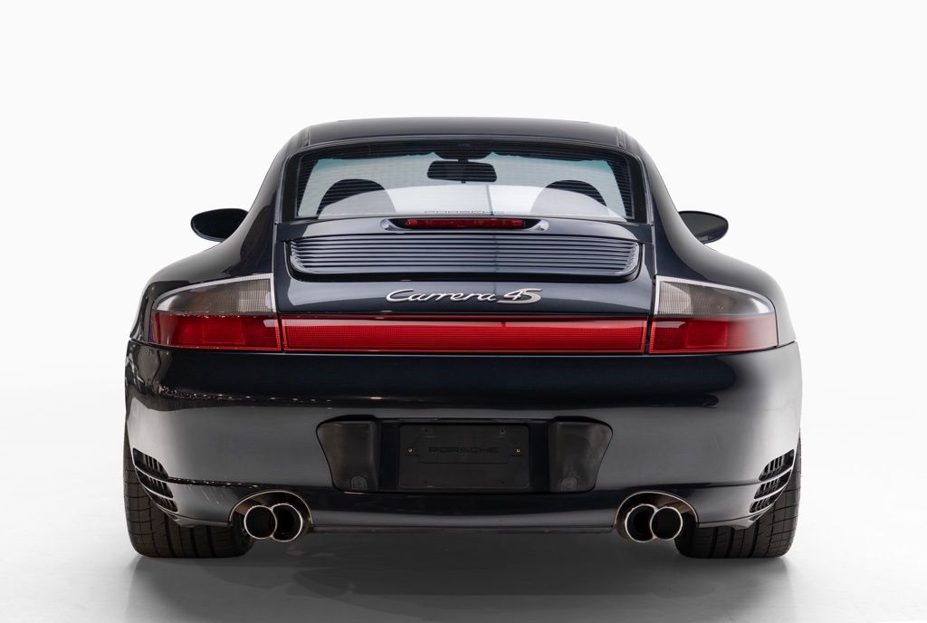 2004 Porsche 911 - Thumbnail 9