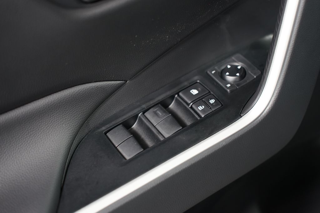 2025 Toyota RAV4 LE 29