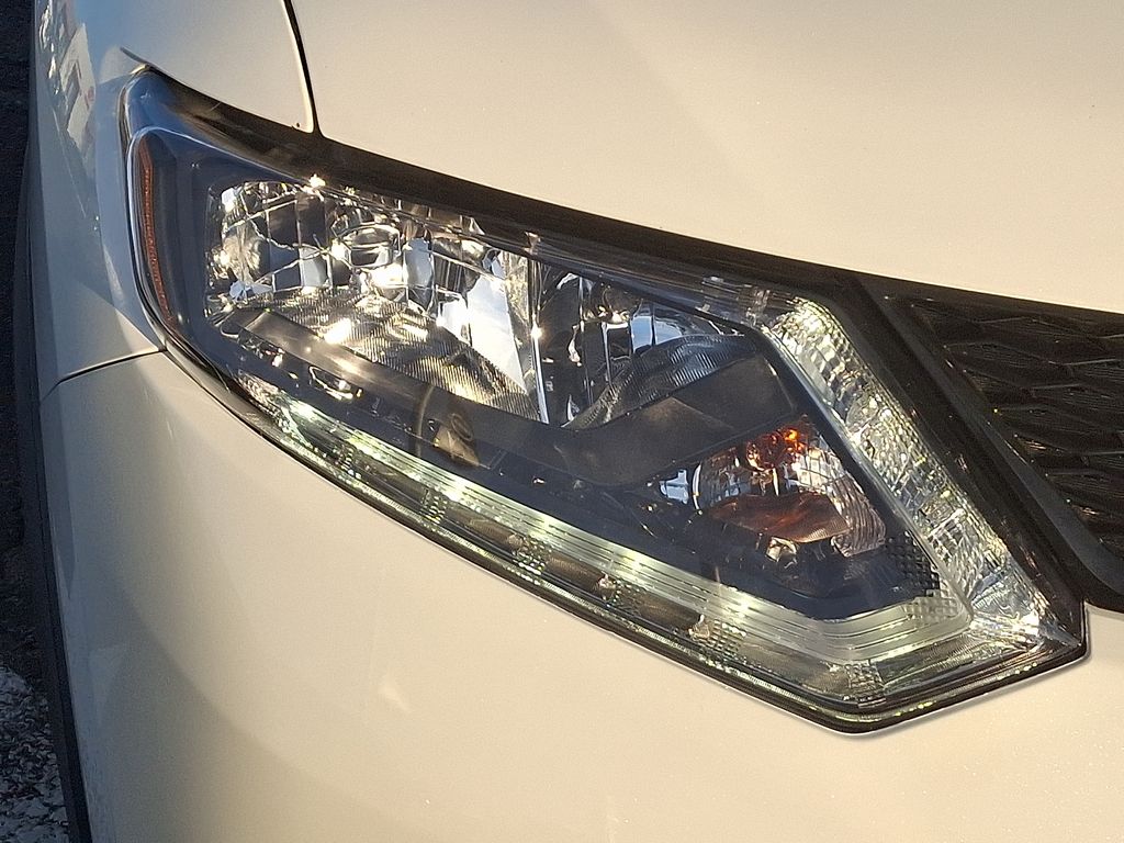 Thumbnail: 2016 Nissan Rogue - 9