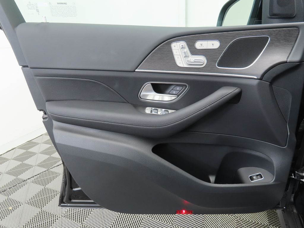 Thumbnail: 2026 Mercedes-Benz GLE - 24