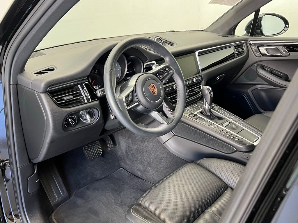 Thumbnail: 2020 Porsche Macan - 4