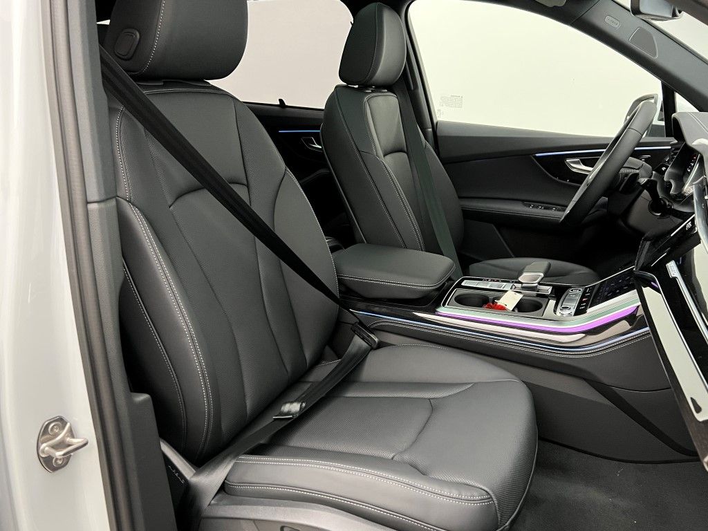 Thumbnail: 2026 Audi Q7 - 15