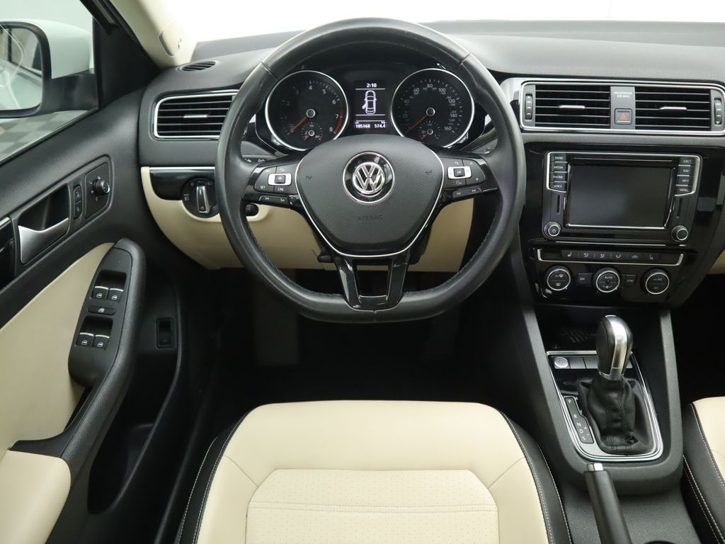 Thumbnail: 2017 Volkswagen Jetta - 10