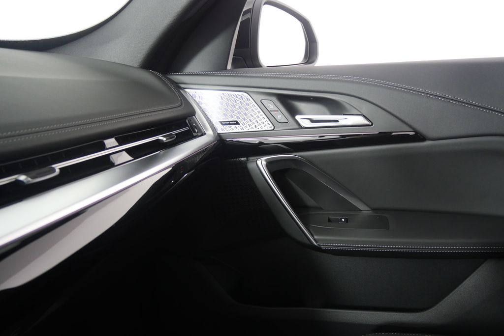 Thumbnail: 2025 BMW X1 - 24
