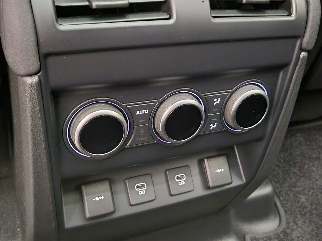 Thumbnail: 2021 Land Rover Defender - 21