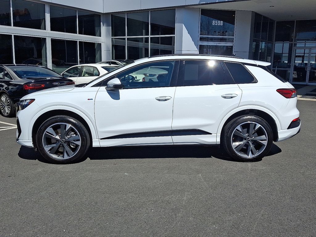 Thumbnail: 2024 Audi Q4 e-tron - 7