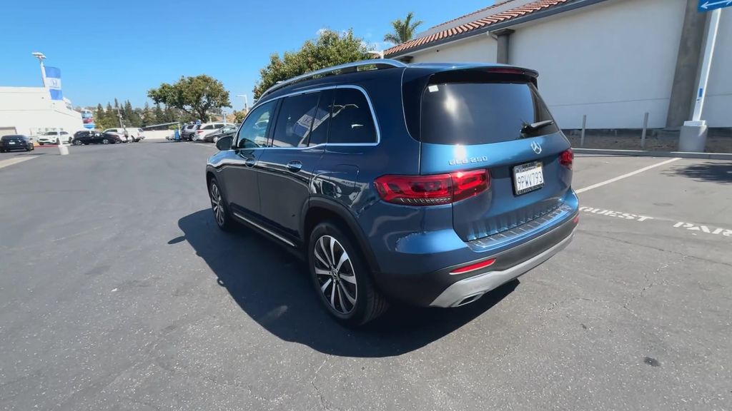 Thumbnail: 2021 Mercedes-Benz GLB - 7