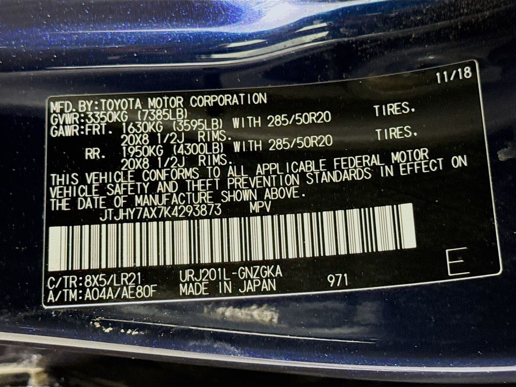 2019 Lexus LX 570 32